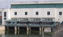 Bản tin 113 – sáng 17/7: Thi thể phụ nữ lõa thể trên băng chuyền xử lý rác…