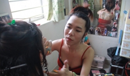 'Chàng trai' chấp nhận 'bán mạng' để chuyển giới làm con gái