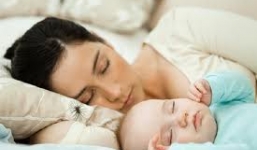 Hoang mang thông tin trẻ dễ đột tử khi ngủ chung với bố mẹ