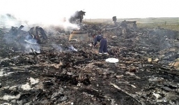 Sao Việt bàng hoàng vụ máy bay Malaysia rơi ở Ukraine 