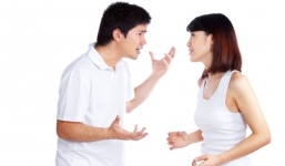 'Anh chết có mang theo tiền được không?'