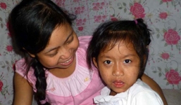 Bị bệnh nặng, vợ trẻ viết đơn ly hôn giải thoát cho chồng