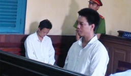 Thấy 'vợ hờ' yêu đàn ông khác, tạt axit trả thù