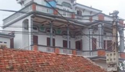 Điên cuồng chém 4 người thân trọng thương rồi nhảy lầu tự tử