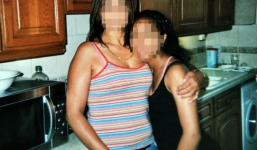 Bé gái 5 tuổi bị mẹ bắt bán dâm