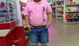 Clip bé trai 4 tuổi tập thể hình gây sốt cộng đồng mạng 