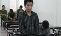 Người yêu nhí không cho quan hệ tình dục, nam sinh đánh tới tấp