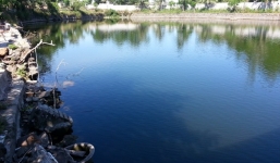 3 học sinh chết xếp thành hàng ngang dưới hồ nhà chùa