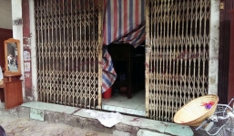 Cụ bà gần 80 tuổi liên tục bị khủng bố bằng 'bom' mắm tôm