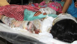 Mẹ con thiếu phụ bị kẻ lạ mặt thiêu sống trong đêm