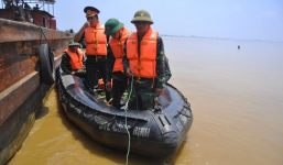 Vụ đâm thuyền trên sông Hồng: Tìm thấy thi thể 1 nạn nhân