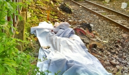 Lao vào tàu hỏa đang chạy, một phụ nữ tử vong