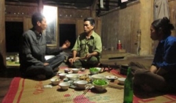 'Vua' Mường nửa đêm cầm dao chọc ghẹo sơn nữ