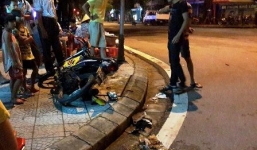 Tông vào ô tô, thanh niên văng xa 3m, chấn thương nặng