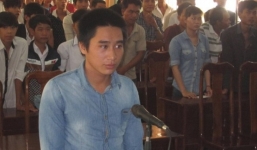 Đốt quán cà phê trả thù vì không được phục vụ hát karaoke