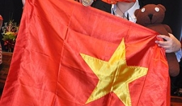 Chuyện bất ngờ của 2 nữ sinh HC Vàng hóa quốc tế