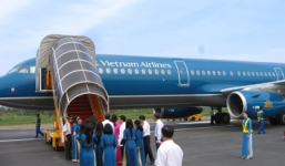 Hành khách 61 tuổi mở cửa thoát hiểm trên máy bay bị phạt 15 triệu đồng