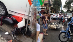 'Xe điên' gây tai nạn liên hoàn, 3 người nhập viện