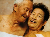 Cặp vợ chồng U80 “tình” nhất màn ảnh Hàn 