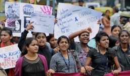 Bất mãn bé 6 tuổi bị giáo viên cưỡng hiếp, người Ấn Độ rầm rộ biểu tình