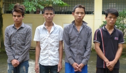 Lõa thễ, sàm sỡ người cùng giới, bảo vệ bị đánh bất tỉnh