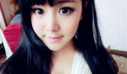 Gái trẻ tung ảnh hở hang chào mời đại gia bao nuôi dài hạn