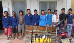 2 nhóm bốc vác đem theo 12 dao Thái Lan lao vào hỗn chiến