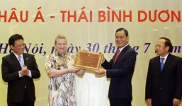 Châu Bản Triều Nguyễn nhận bằng di sản tư liệu thế giới