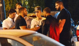 Justin Bieber bị Orlando Bloom đấm túi bụi vì người đẹp