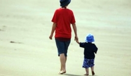 Đường đời buồn tủi của bà mẹ đơn thân 9X