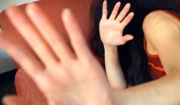 “Phi công trẻ” cưỡng dâm người tình hơn 17 tuổi