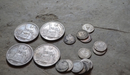 Người đàn ông nghèo bỗng phát tài vì trúng 'kho báu' cổ 