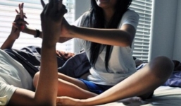 Nữ sinh gạ thầy quan hệ rồi quay clip để 'tống điểm'