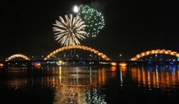 Đà Nẵng bắn pháo hoa từ trực thăng mừng Quốc khánh 