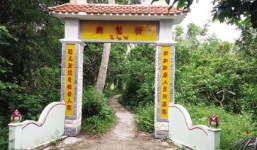 Bi hài chuyện đôi bạn nông dân đào vườn tìm kho báu 