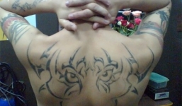 Kỳ 3: Chuyện hi hữu về giang hồ cộm cán ... bóp chân cho vợ