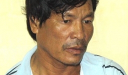 Kẻ đâm góa phụ 52 tuổi rồi uống thuốc diệt cỏ tự tử bị khởi tố