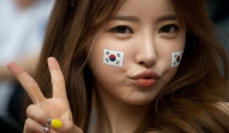 Giải mã việc con gái 'nghiện' giơ tay chữ V khi chụp ảnh?