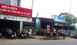 Kinh hoàng chồng chết trên giường, vợ nằm sõng soài trong buồng tắm