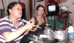 Vụ nhặt được 5 triệu Yên: 'Tỷ phú' về quê chăn bò 