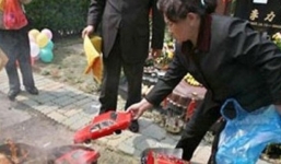 Đốt nhiều vàng mã tháng cô hồn, người cõi âm sẽ phải chịu tội?