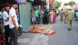 Bản tin 113 – ngày 9/8: Một người đàn ông nằm chết bên đường…