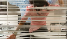 Sếp đòi 'sờ 1 tẹo' rồi sẽ tăng lương