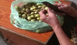 Ớn lạnh quy trình chế biến cơm bình dân từ thực phẩm bẩn