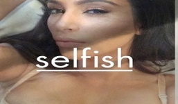 Kim Kardishan làm sách bằng ảnh tặng chồng