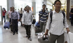 186 lao động Việt Nam thoát chết từ bom đạn Libya về nước