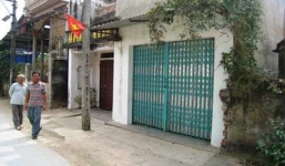 Mẹ tự vẫn trước mặt 2 con