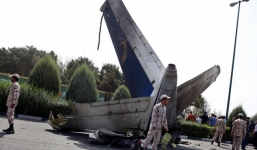 9 người sống sót kỳ diệu sau tai nạn máy bay ở Iran