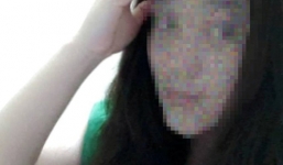 Nữ sinh bắt quả tang trộm 'tự sướng' trên điện thoại của mình