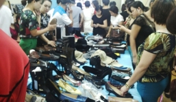 Lô hàng hiệu thanh lý: Cú lừa ngoạn mục hay hàng xịn 100\%?